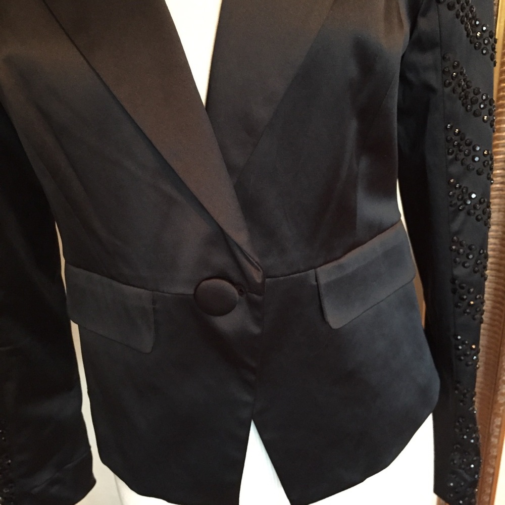 Chelsea & Violet Embellished Sequin Blazer - Picture 3 of 8